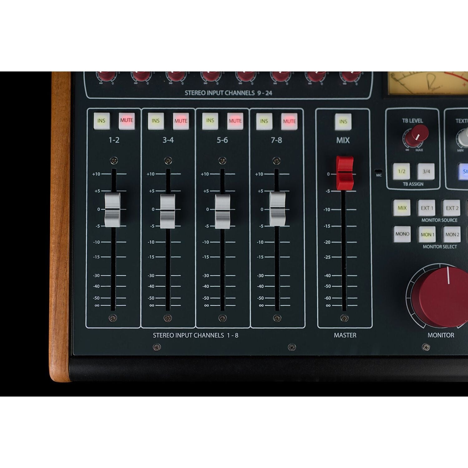 Rupert Neve 5060 Centerpiece - Mixer de sobremesa, 24 x 2 - https://www.cromaonline.cl/